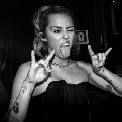 znhllw's profile picture. mc | zm. ‘I’ll try but I’ll miss you too much leeyum’ 🇵🇸