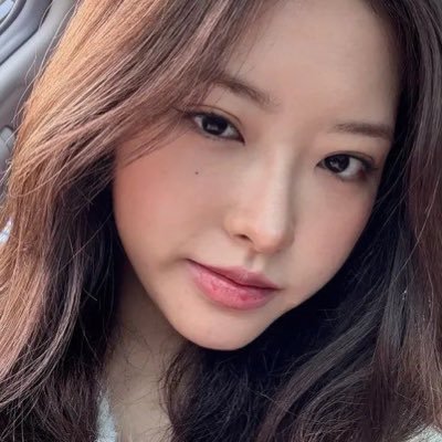 Hjyeju's profile picture. #01 ❤︎ @theassembIers’s 혜주 in flower-garden! : a fairy poem… “smelled like roses” https://t.co/5ZXjKuP2RD