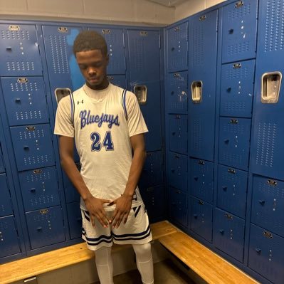 TroyPittsjr's profile picture. 6,2/football db/C/O of 2029/RHS/number:816-814-9247  email:troy38826@gmail.com