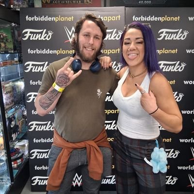 7cameronml7's profile picture. 28, 
UK Wrestler (and always a fan) Wade Morgans 🖤
Support Arsenal ❤️ + Valencia 🧡
love rock/metal music 🤘
💚 Meadow 💚 
💙 Caleb 💙