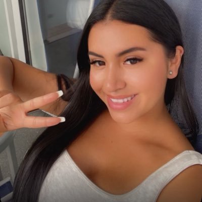 Lucy6442896433's profile picture. single 🤍searching
