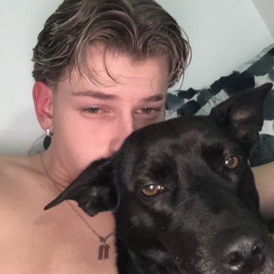 Mmanuell6's profile picture. ❤️🖤❤️🏆19🏆❤️🖤❤️