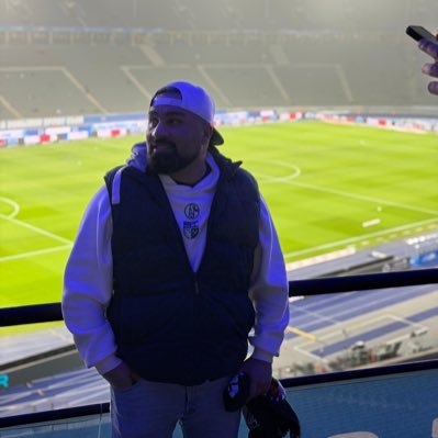 mouhkay88's profile picture. Bisschen Schalke, bisschen trollen, dies das Ananas folgt einfach rein | 🇱🇧🇵🇸