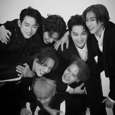 here_for_got7's profile picture. I-GOT7 golden rings 💚