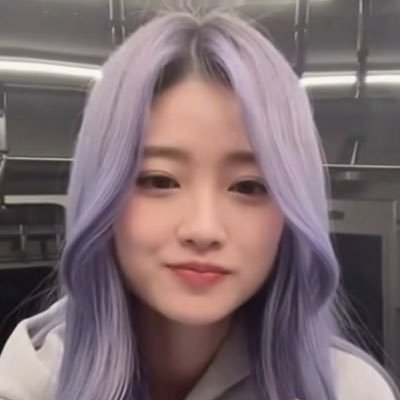ChickLuciu17710's profile picture. BTS Account TWICE