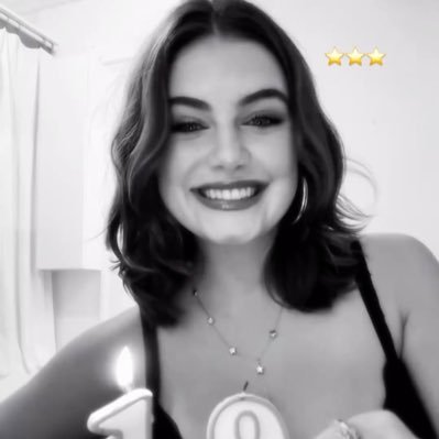 emihreading's profile picture. De Hardin Scott a Chace Kelland ninguém explica como eu amo tanto mocinhos com passados problemáticos.