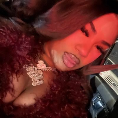 badgaalnikki's profile picture. 