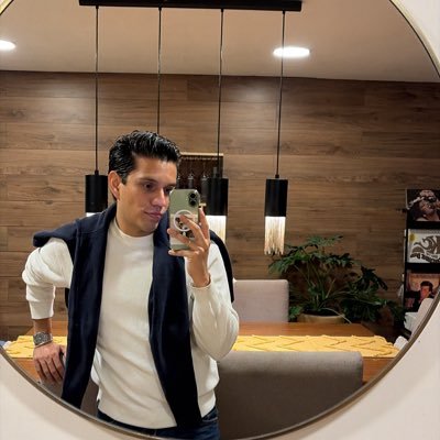 HectorinValdez's profile picture. Yo soy cursi. Busco lo cursi en mi vida. Si no hay pisto, no asisto... primero tomo y luego existo. Hakuna Matata.