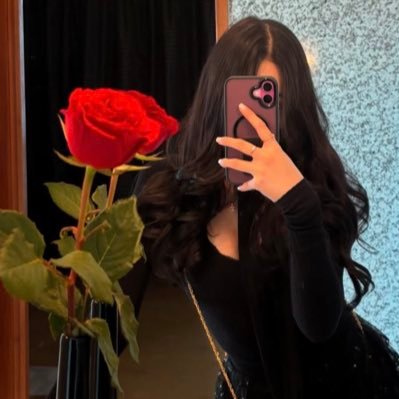 bugangell's profile picture. money oriented 🙏