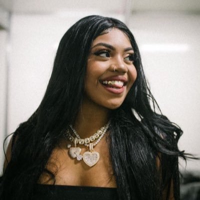 outrainsana's profile picture. um perfil baseado em: depressão, tesão, bbb e konoha.