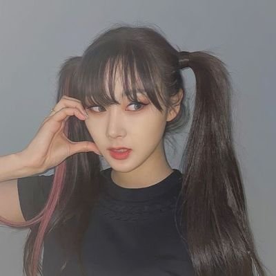 crieztom's profile picture. 𝐂𝐨𝐩𝐲𝐜𝐮𝐭 ╱ 🧚🏻‍♀️ Her rap is fire, her aura is fierce. She's the queen of vibes in Aespa (2001). Meet 𝐆𝐢𝐬𝐞𝐥𝐥𝐞 🌟.