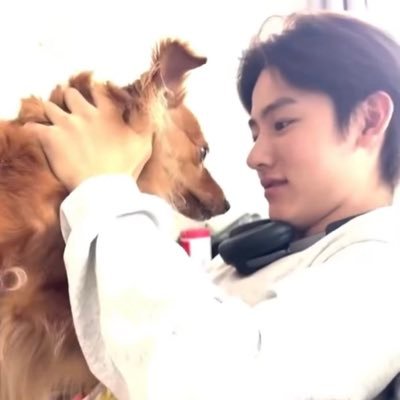 vaultzen's profile picture. 