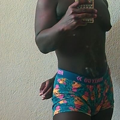 FiiJust's profile picture. Masquerading as a sane person...also yes,my twitter is a getaway/illusion. please don't be weird 🙃🙃