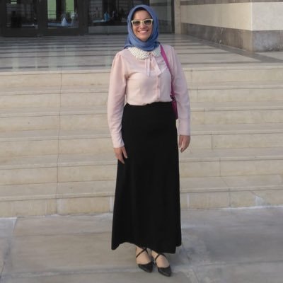 SumeyyeDumanli's profile picture. Banu Çiçek veya Selcen Hatun diyebilirsiniz. 🇹🇷