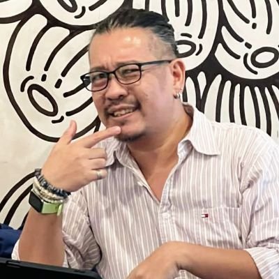 maasgad's profile picture. (Formerly Antifornicator)

Retired superhero. Occasional vegetarian. FREE HUGS!