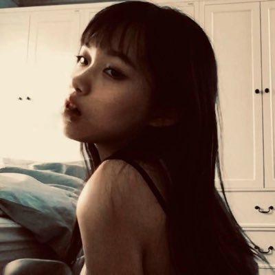 anonymmynona's profile picture. nyctophilia | Love is easy but she is busy