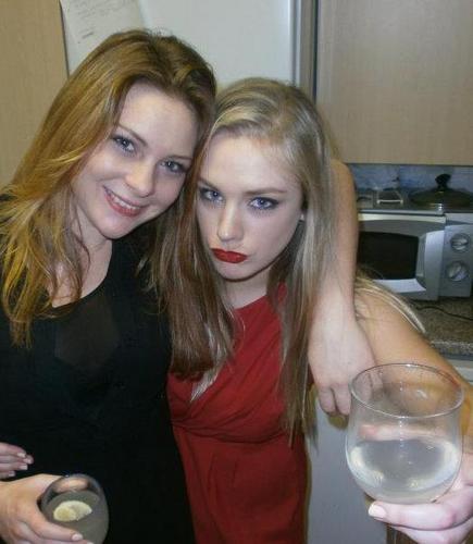 AmeliaJones15's profile picture. sillyselsig