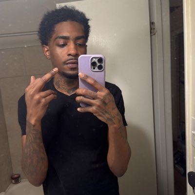 Bigrell520's profile picture. | ig:xbigtron | https://t.co/dkbzdJy7rG