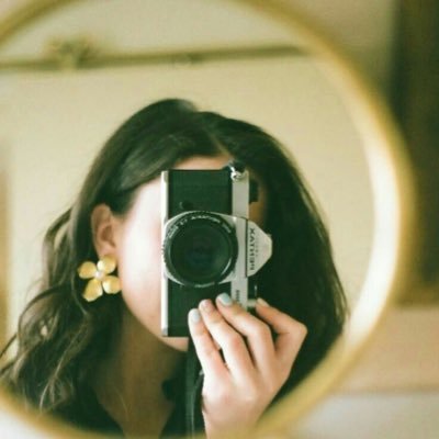 lora99m's profile picture. على قلق كأن الريح تحتي.