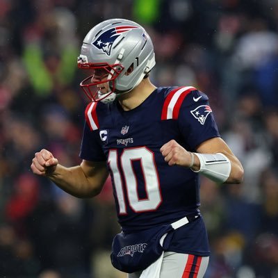 Lipsett28's profile picture. best umpire in SE Mass, ex-community college legend, Commissioner of Trust Funds, Town of Acushnet. Probably watching Boston Sports. 25