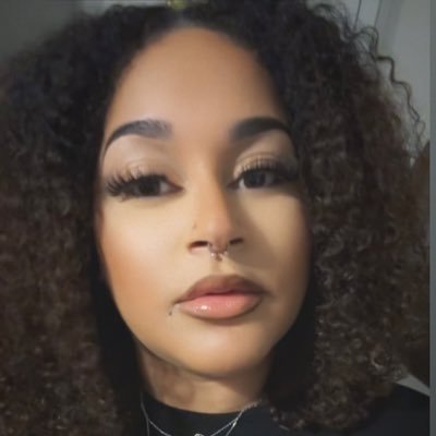 jusbrittanyyy's profile picture. I’m just here to tweet 🐣 ✨