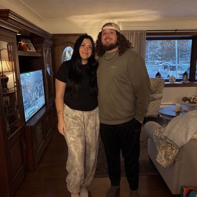 SweatMitchell's profile picture. |UT Alum🚀|