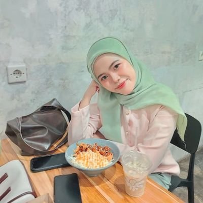 ismabela86's profile picture. 