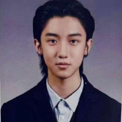 blueeuldgreen's profile picture. 