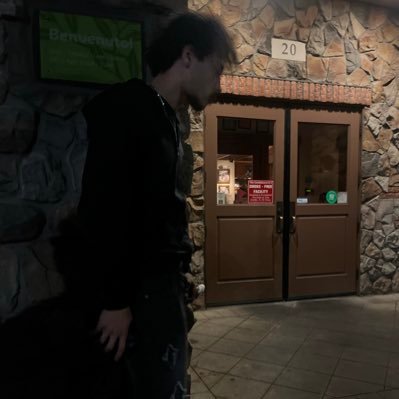 mbthewavee's profile picture. 