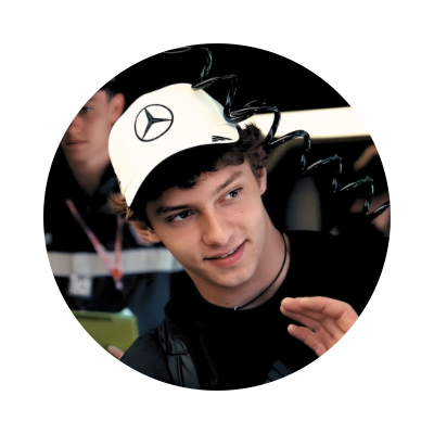 vrecue's profile picture. ♟️ 𝐊𝐀𝟏𝟐  ⋆✴︎˚｡  amongst the blade of gallant darkness, leaving obscurity in the name of valor  ⸝⸝.ᐟ⋆  desired many interest between track and trace ᛝ