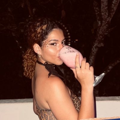 isadxpvd's profile picture. @vascodagama @ivetesangalo @twentyonepilots