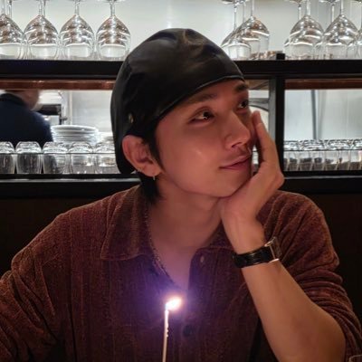 cinnmonrlll's profile picture. diary of a bisexual vietnamese who is struggling in pharmacy school :D