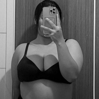 hornygayathri's profile picture. DOCTOR 26 MALLU LUSTY WIFE OF @bi_tkf CEO OF @resortstkf