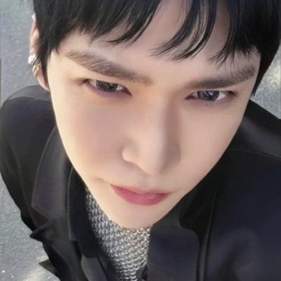 sevcrc's profile picture. i love me some forehead blondeseok