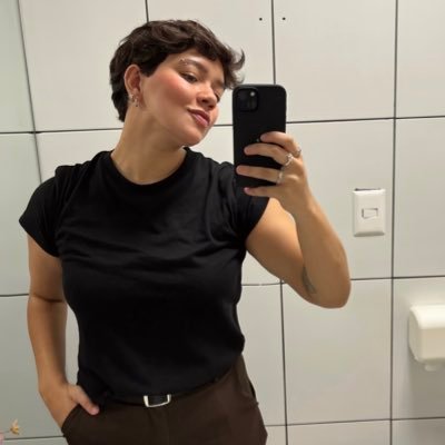 jessicacaroof's profile picture. 