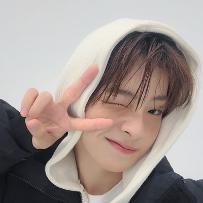 atecuteu's profile picture. ◟ 𐙚 ˚ 🎀 강우진 투어스 🌟