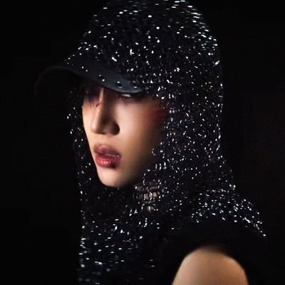 LolomoryJ's profile picture. POUTY BEAR 🐻