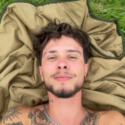 cortisolito's profile picture. ᴇʟᴇ/ᴅᴇʟᴇ • 061 • não me leve a sério por aqui