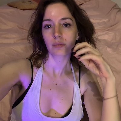 sophia_leurre's profile picture. -- ᴄʜᴏɪꜱɪꜱ ᴘᴏᴜʀ ᴍᴏɪ --
       🜂 artiste  🜂 nerd
⋰ jeux vidéos indé ⋱
      busy to fail my art    - vidéaste
  
🪷