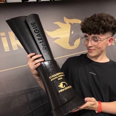 MateRossenblum's profile picture. 🇦🇷 | 22 | @velez
 
socials & content
former: @bestia_corp, @teamisurus, @firesportsgg, @n1uapp

🥷 @caferossenblum