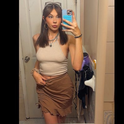 cxurtneycamille's profile picture. ig- cxurtneycamille • Snapchat - ilyxcourtney