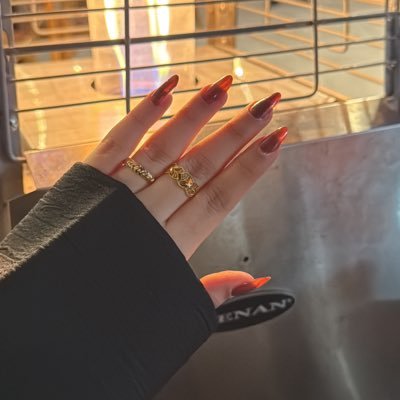 v5ilt's profile picture. أكتب لـيهدأ عقلي من ضجيج افكاري|