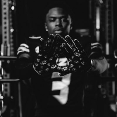 ToptNeal's profile picture. 3⭐️ @mizzoufootball commit