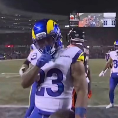 Lkassab5's profile picture. Paige Bueckers Stan • Clippers • Dodgers • Rams • Broncos • MV1 • AA23 • LL30 • GB5 • AF35  #GoBlue