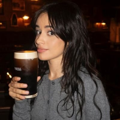 badmilasz's profile picture. direito, ufmg • 9/10 • neurodivergente 🧩