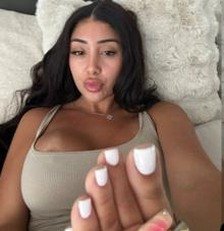 IceCaty's profile picture. 