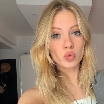 BrittBuzzin's profile picture. The blondie of your life
Skinny will always be sexy