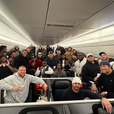 Moose911_GFN's profile picture. LA/St. Louis Rams fan since 89/90, Bayern Munich supporter, ATL Hawks, The U, NFL Football addicted...