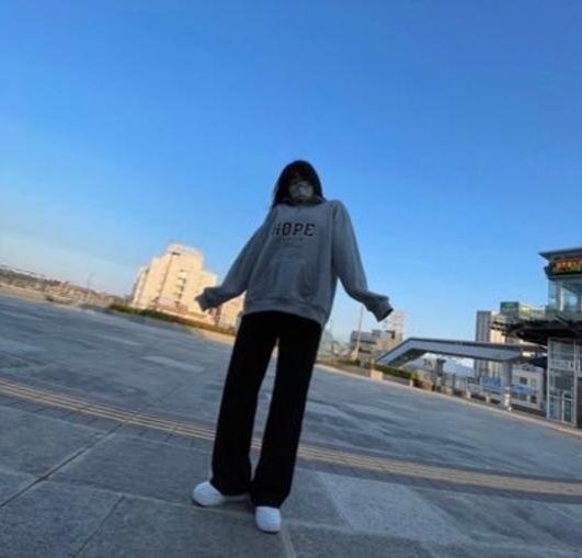 Momo010294's profile picture. 