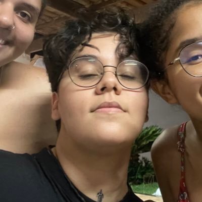 lesbialex_'s profile picture. tenho essa rede social pq ainda não é socialmente aceito se matar · ela/ele • @dridriszZz ❤️